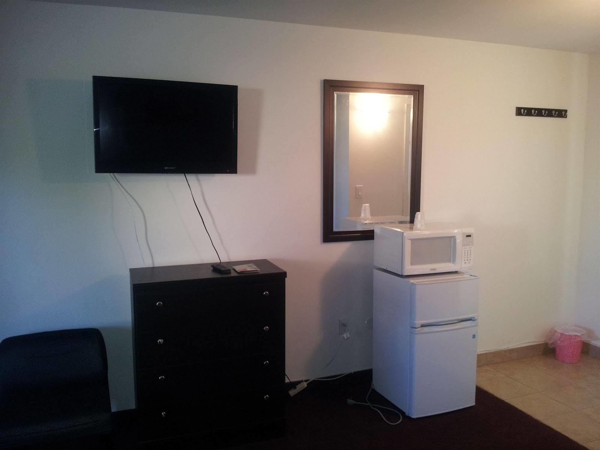 Motel Americas Best Inn And Suites Niagara Falls Niagara Falls