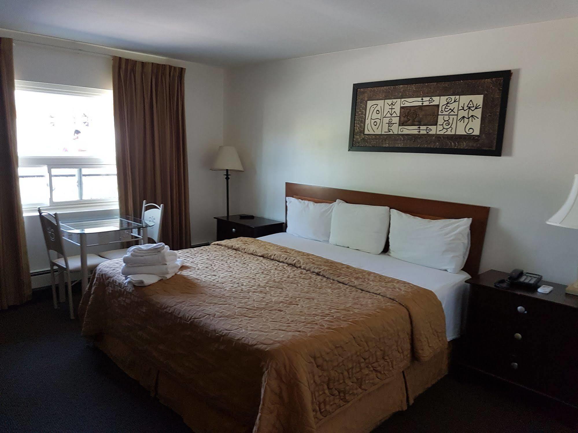 Americas Best Inn And Suites Niagara Falls Motel Niagara Falls